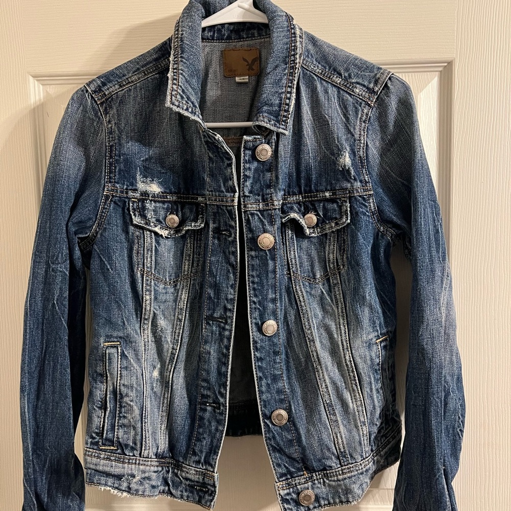 American Eagle Jean Jacket . Size medium. Won’t once